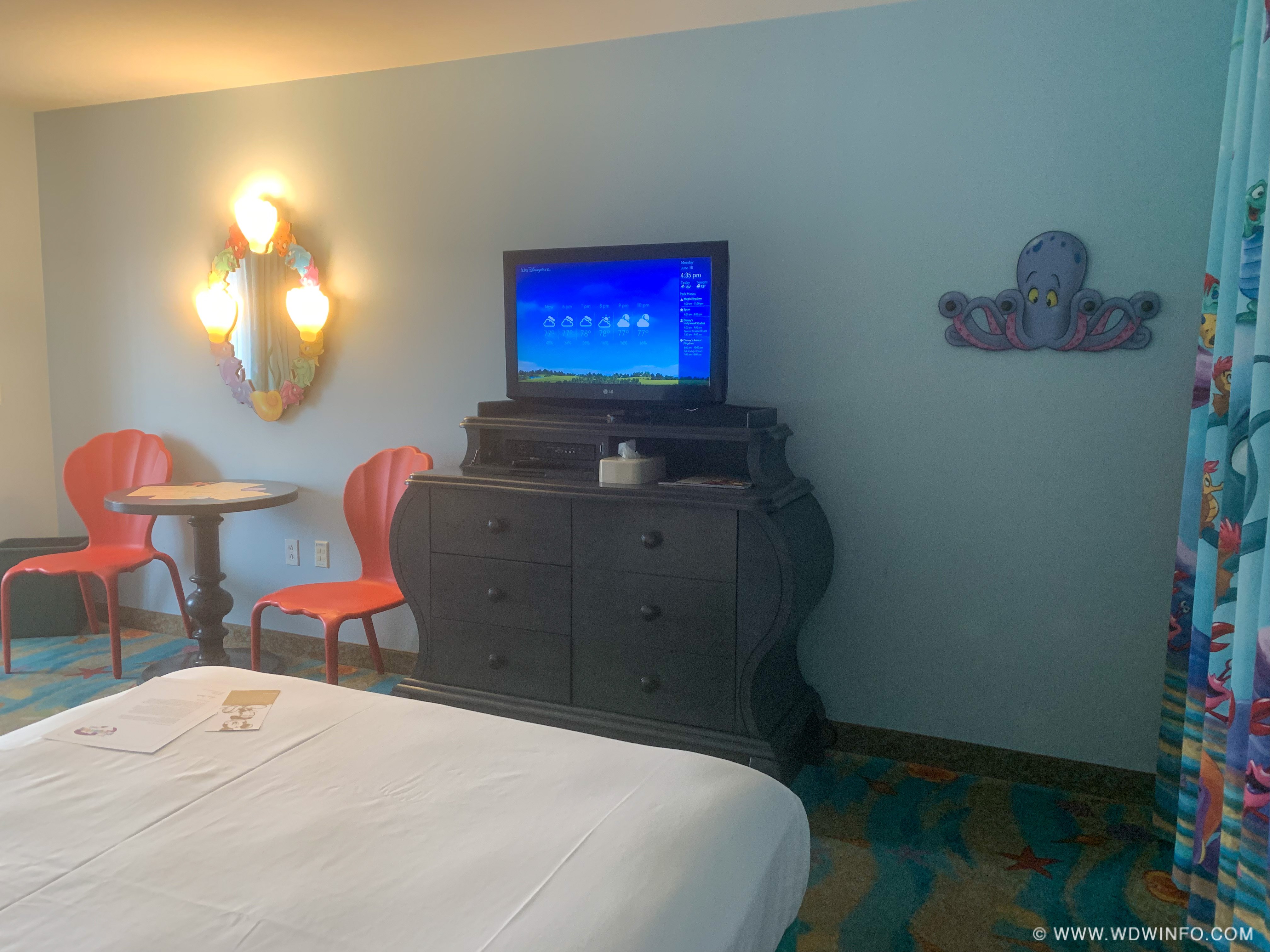 art-of-animation-little-mermaid-standard-rooms-016