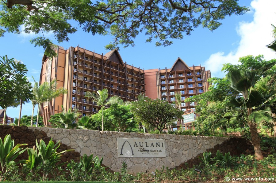 Aulani-entrance-lobby-10