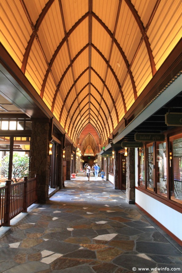 Aulani-entrance-lobby-41
