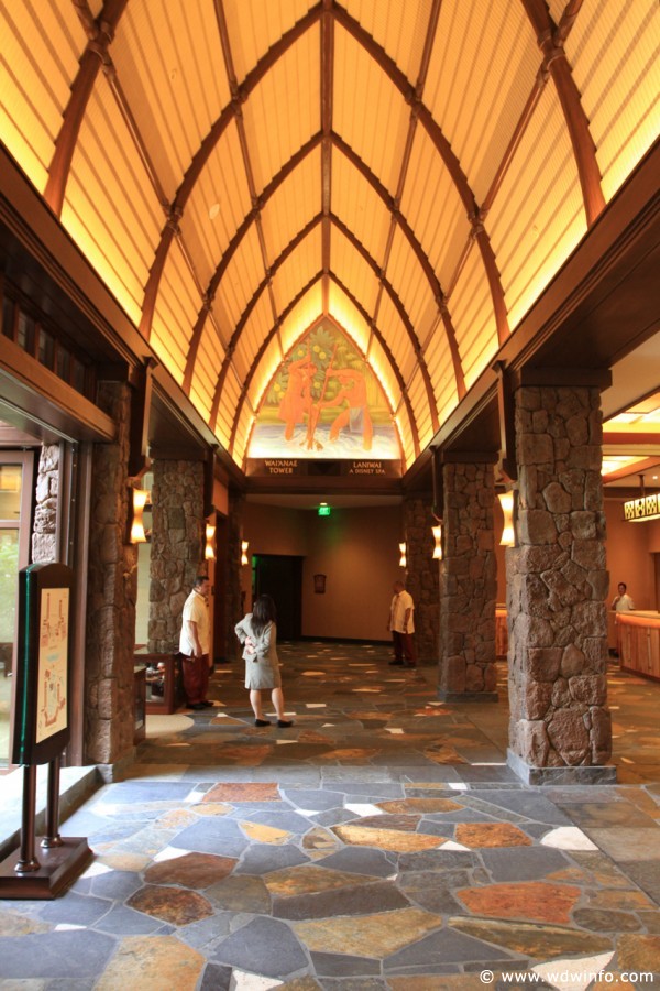 Aulani-entrance-lobby-43