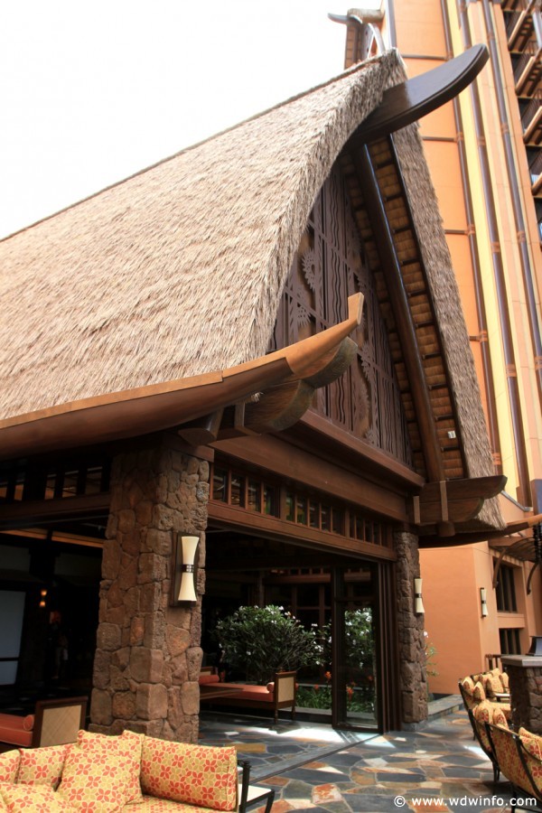 Aulani-entrance-lobby-61