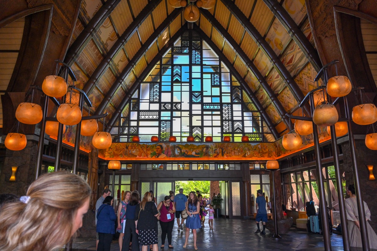 Aulani-Lobby-001