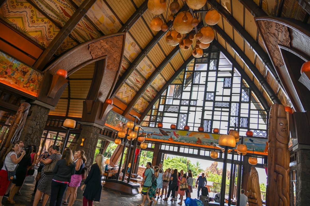 Aulani-Lobby-005