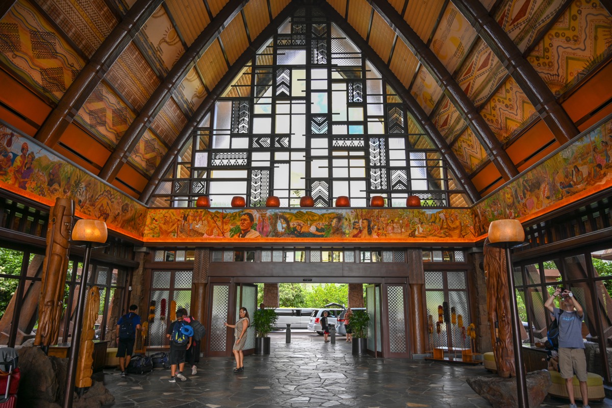 Aulani-Lobby-008