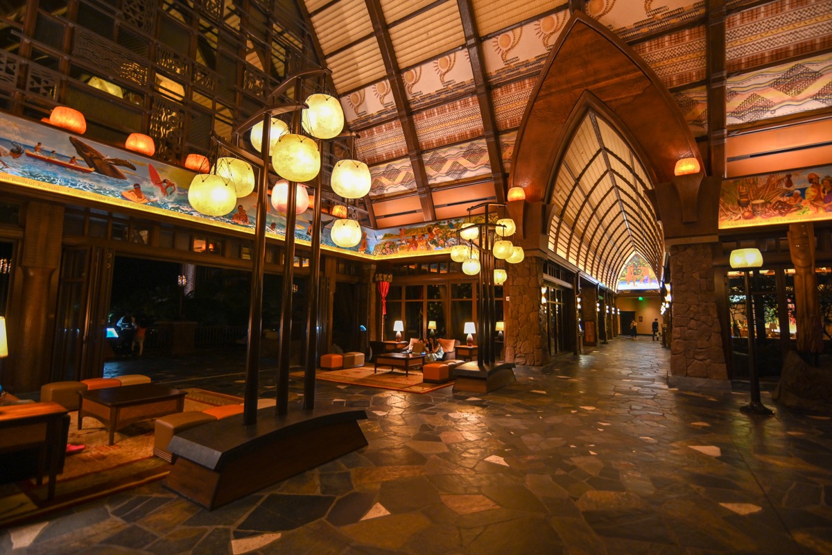 Aulani-Lobby-013