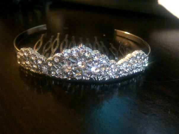 avas_tiara