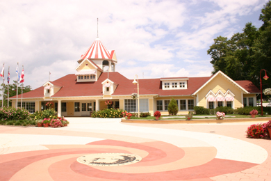 Back of House of Hearts at GKTW