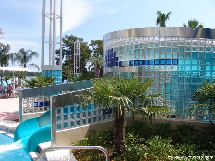 Bay_Lake_Tower_Pool_05