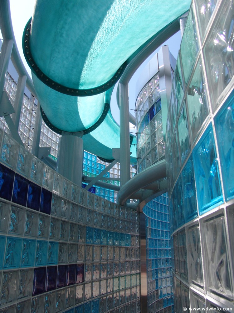 Bay_Lake_Tower_Pool_12