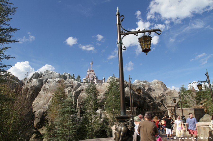 Be-Our-Guest-Restaurant-003