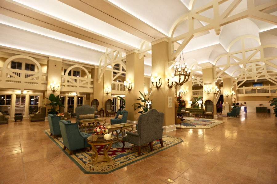 Beach-club-resort-lobby-03