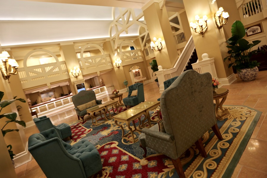 Beach-club-resort-lobby-05