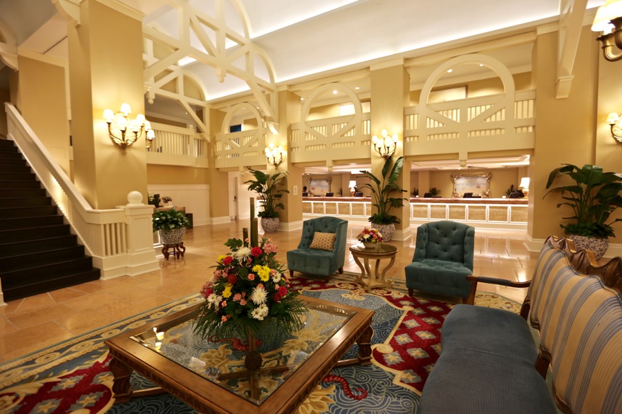 Beach-club-resort-lobby-06