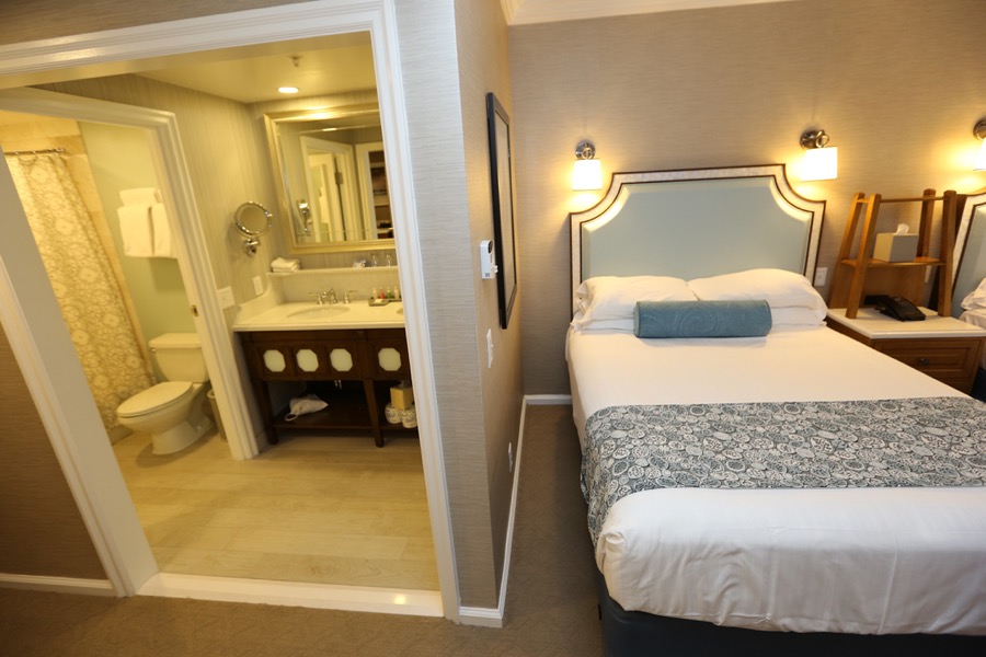 Beach-club-standard-room-08