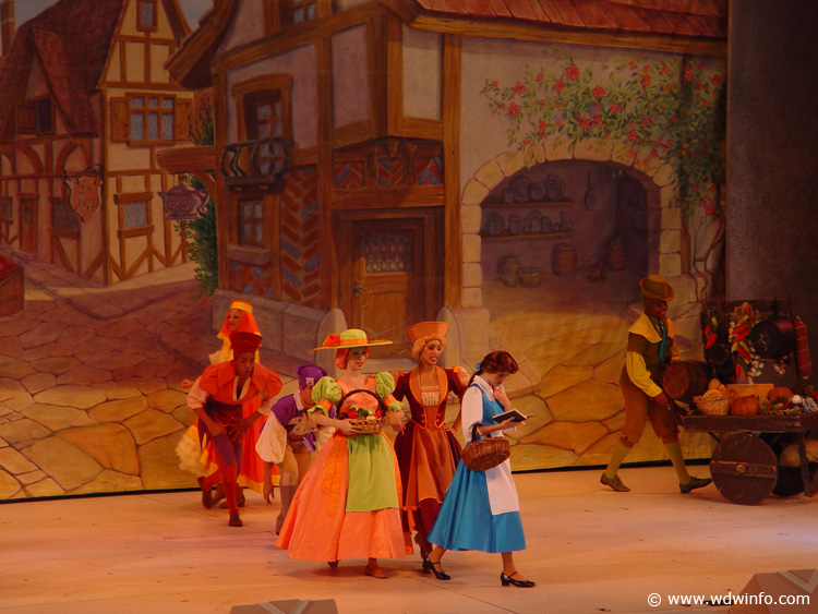 Beauty_and_the_Beast_Stage_Show_02