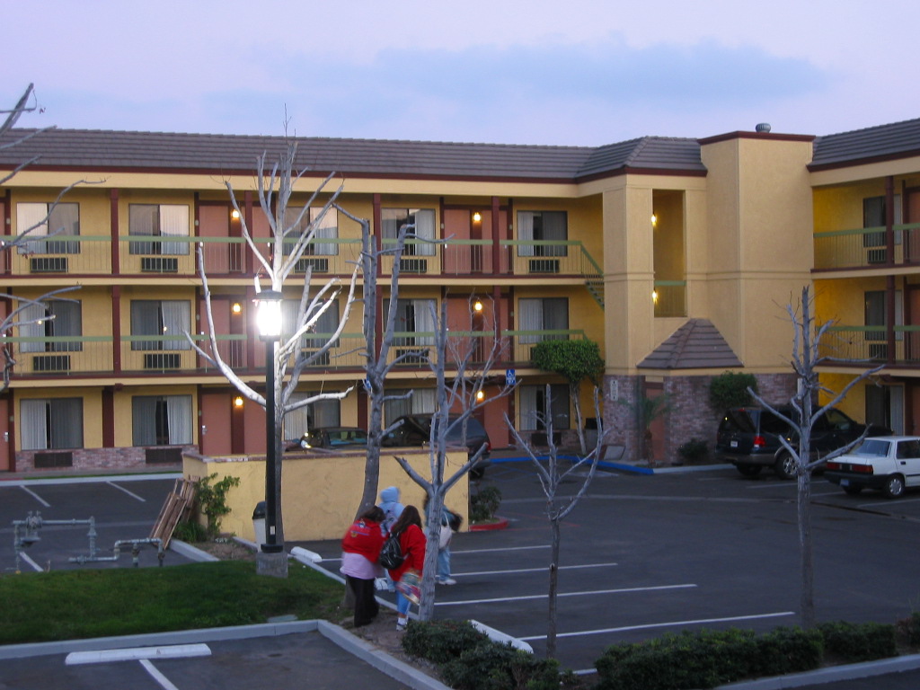 Best Western Raffles Inn & Suites