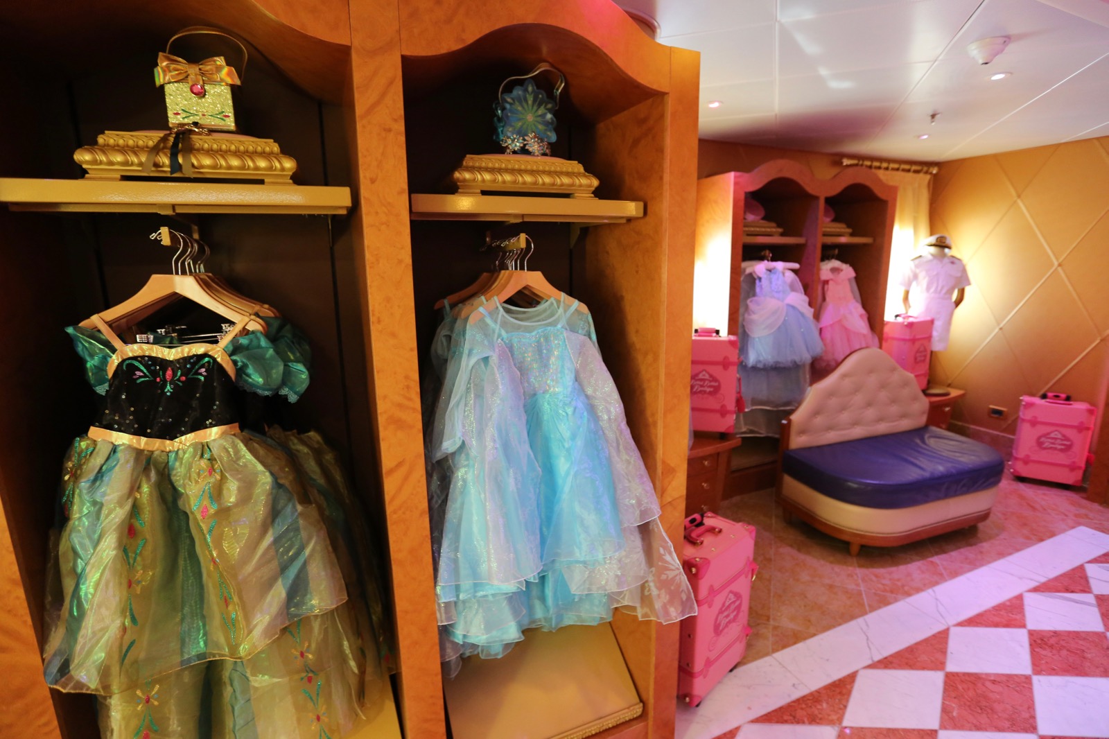 Bibbidi-Bobbidi-Boutique-005