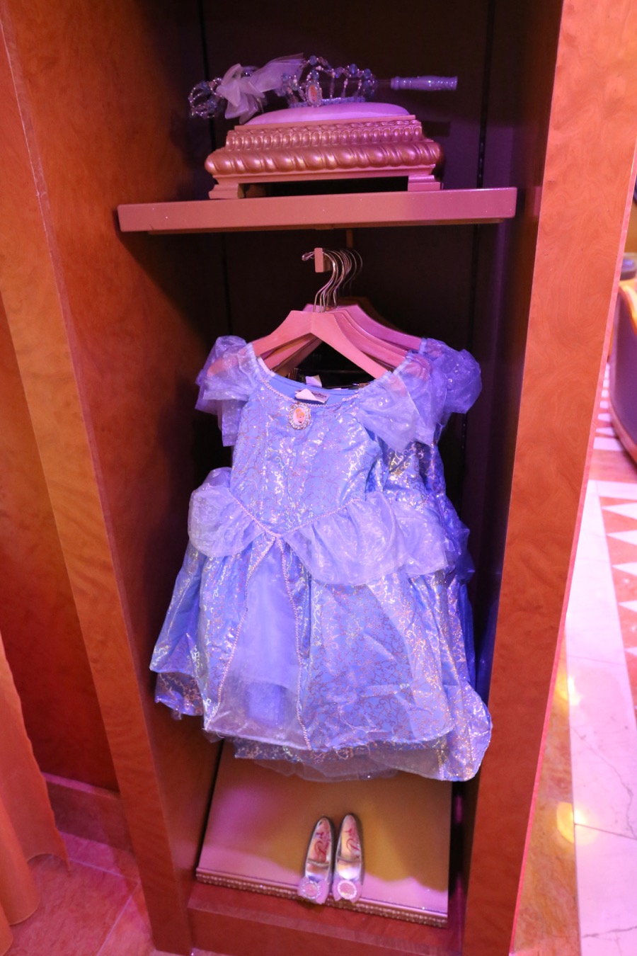 Bibbidi Bobbidi Boutique-011