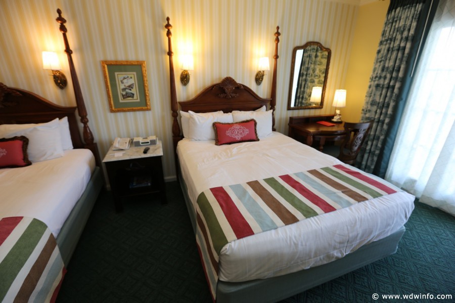 Boardwalk-Inn-Standard-Room-13