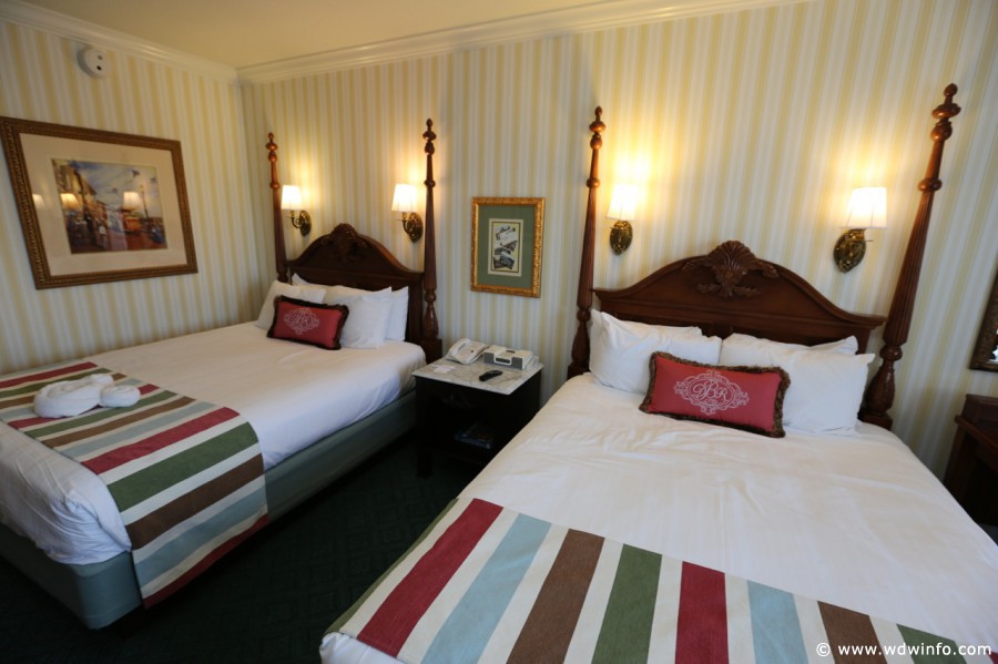 Boardwalk-Inn-Standard-Room-15