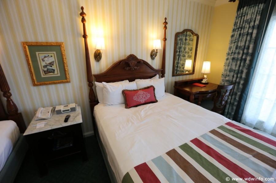 Boardwalk-Inn-Standard-Room-16