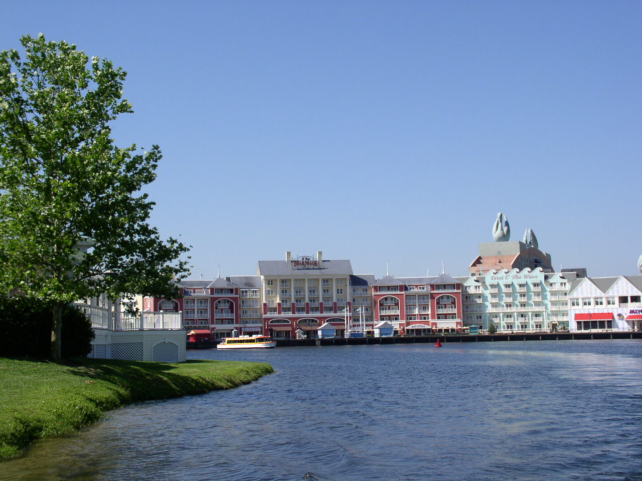 BoardwalkBoatView