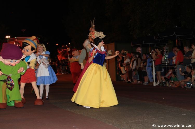 Boo-to-You_Halloween_Parade_04