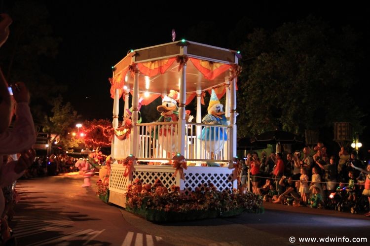 Boo-to-You_Halloween_Parade_08