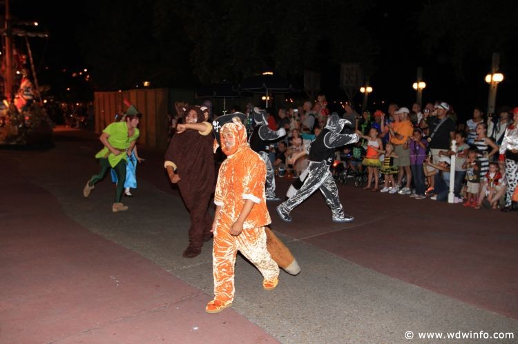 Boo-to-You_Halloween_Parade_13