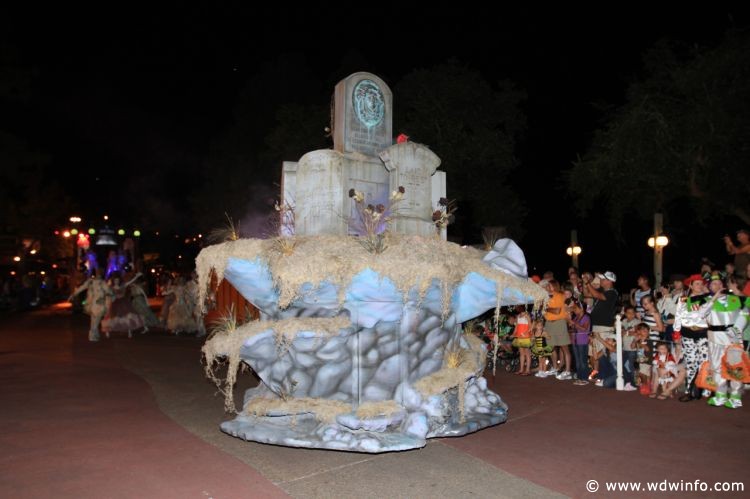 Boo-to-You_Halloween_Parade_20