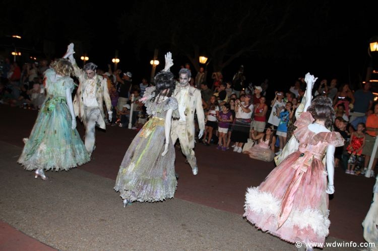 Boo-to-You_Halloween_Parade_23