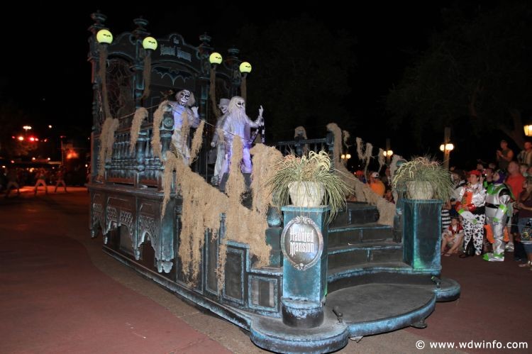 Boo-to-You_Halloween_Parade_25