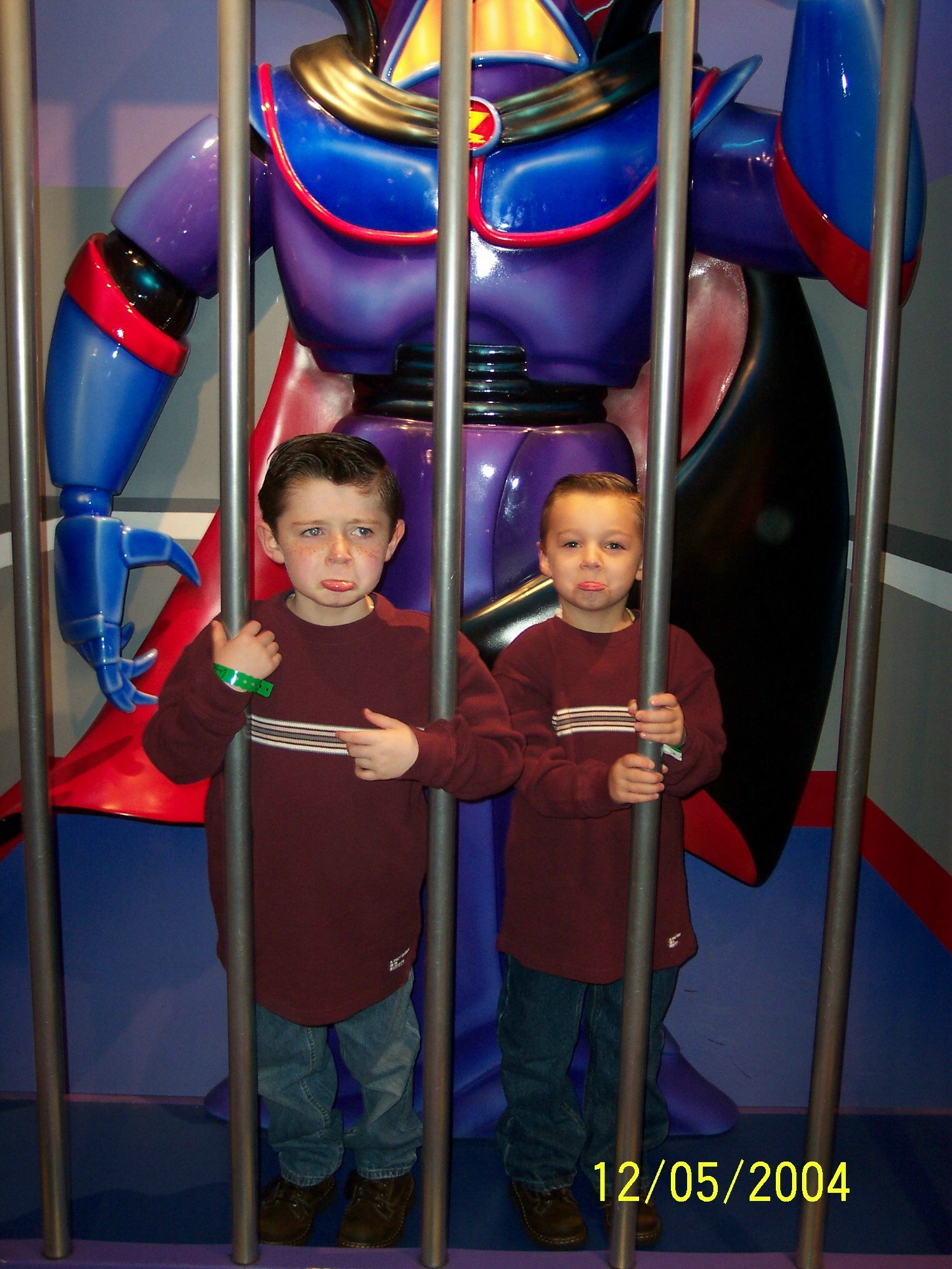 Boys in Zurg jail