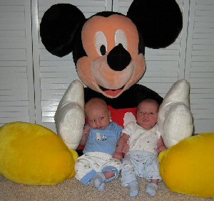 Boys_n_MickeyDIS