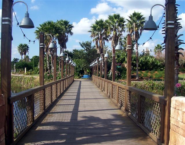 Bridge from Cabanas to the pool.