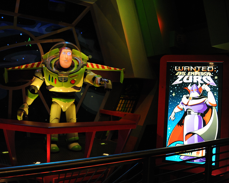 Buzz Lightyear Spin - Loading Area