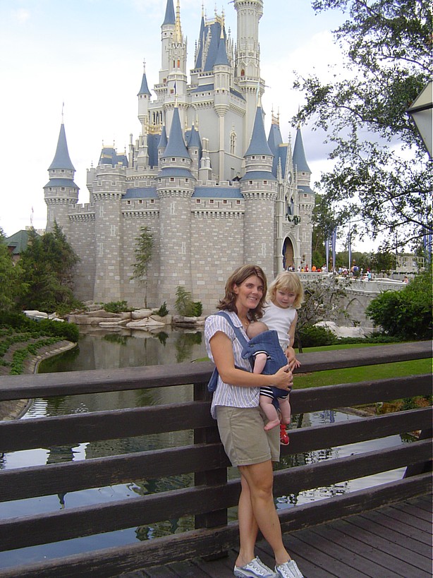 Camilla, Linnea, Kai and Castle - 11/2004