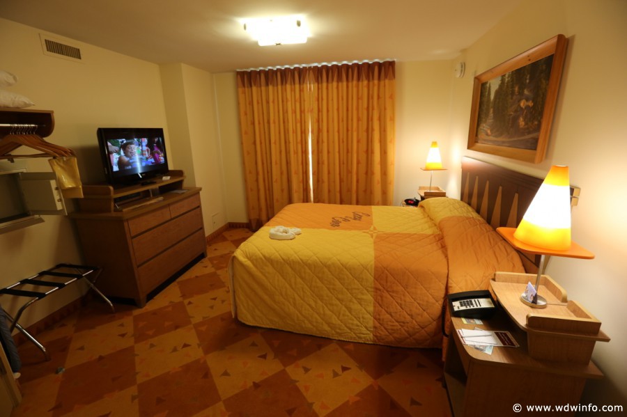 Cars-Family-Suite-004