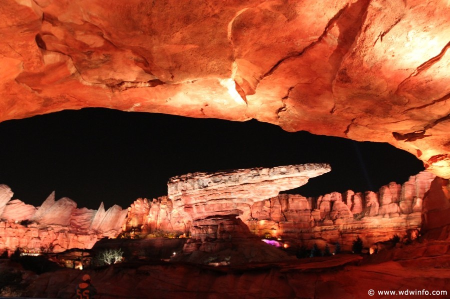 Cars-Land-038