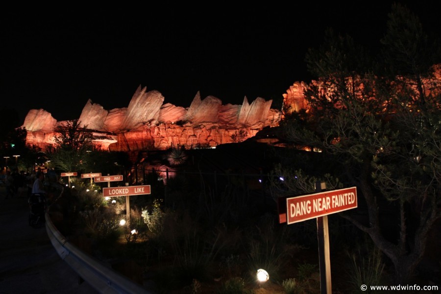 Cars-Land-040