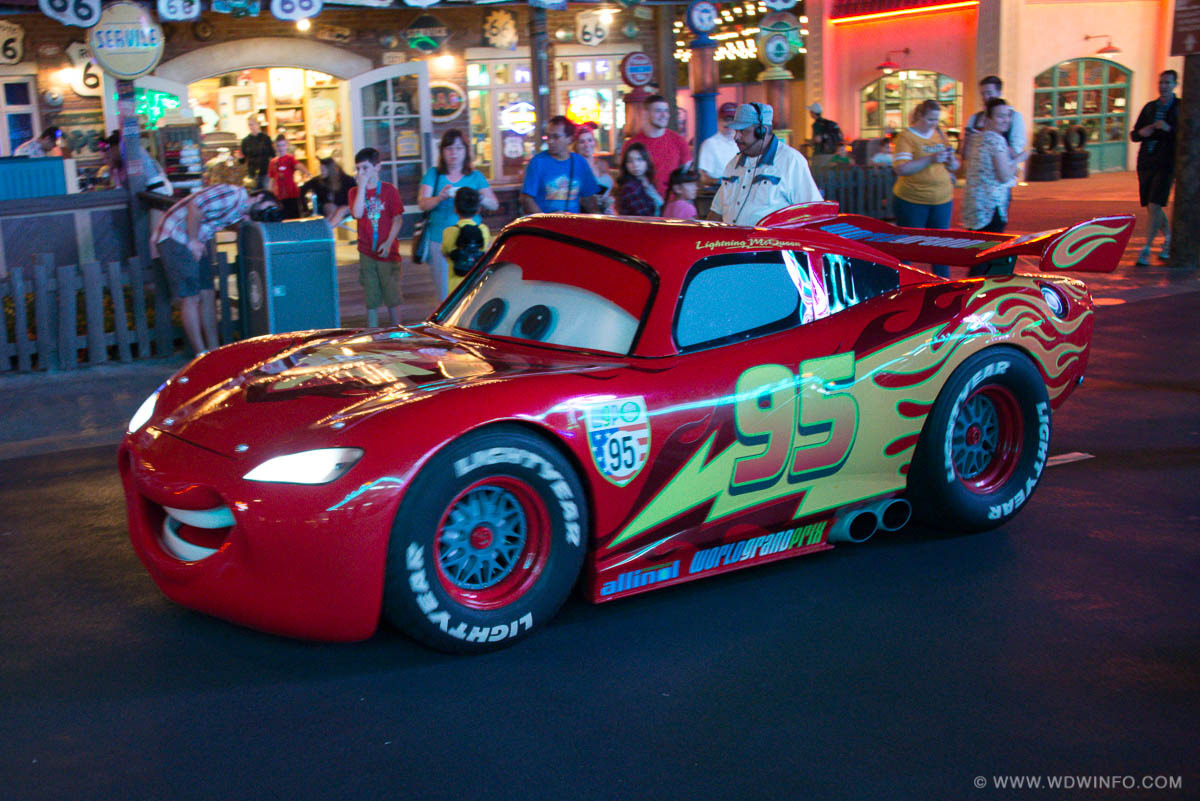 Cars-Land-07