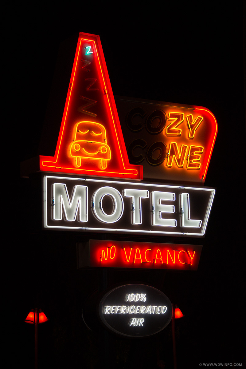 Cars-Land-08