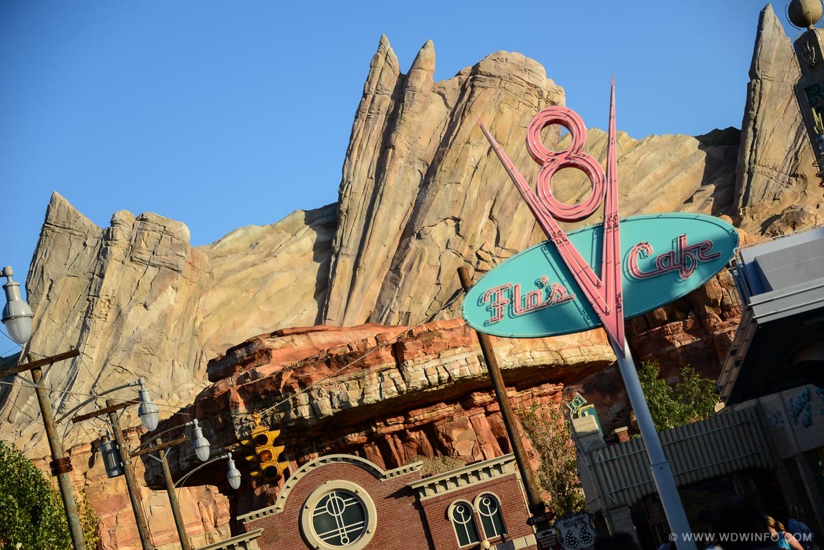 Cars-Land-33