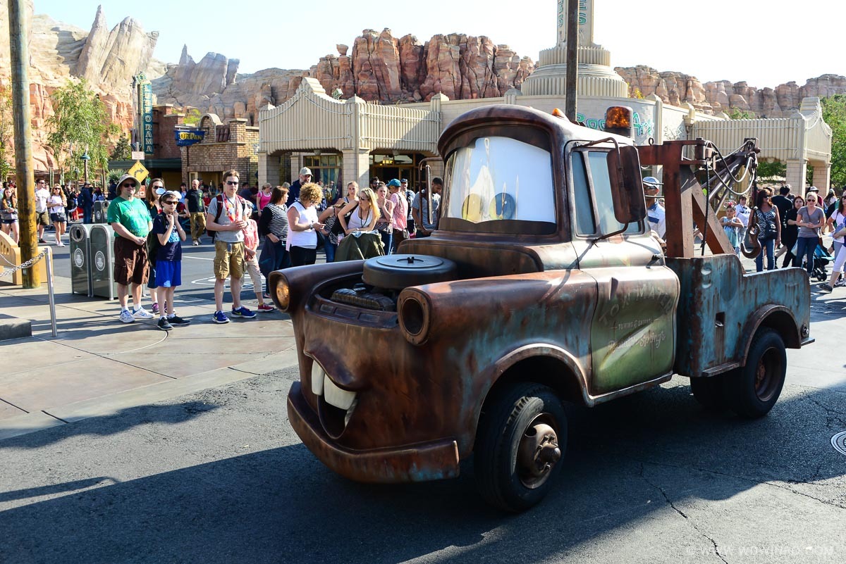 Cars-Land-44