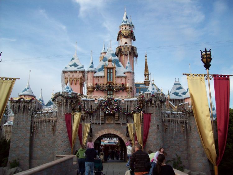 Castle decorated for Christmas