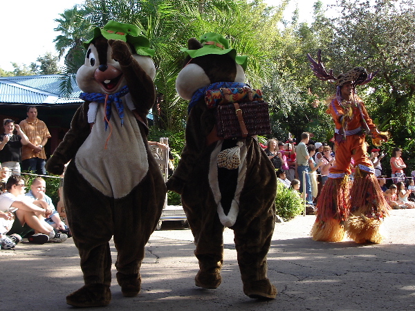 Chip & Dale - Jammin' Jungle Parade