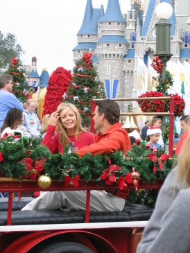 Christmas Parade-Faith Ford and Ted McGinley-Dec.4/04