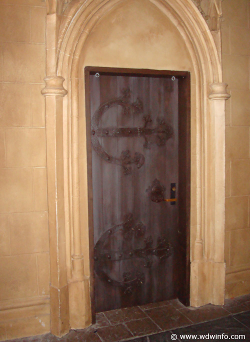 Cinderella-Castle-Suite-01