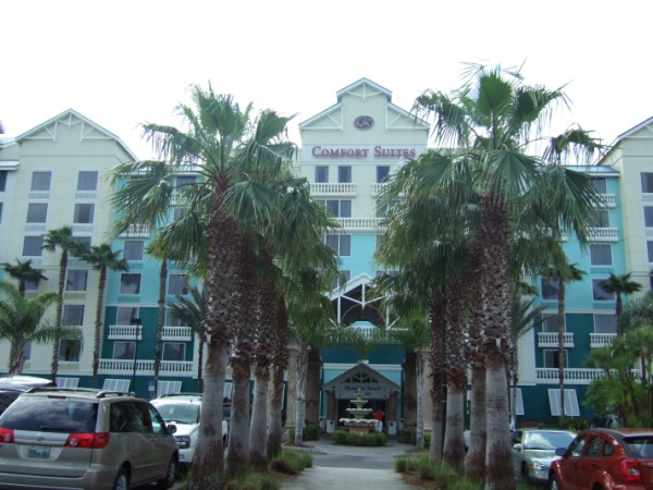 Comfort Suites Maingate East