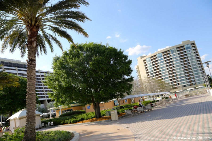 Contemporary-Resort-Pools-013